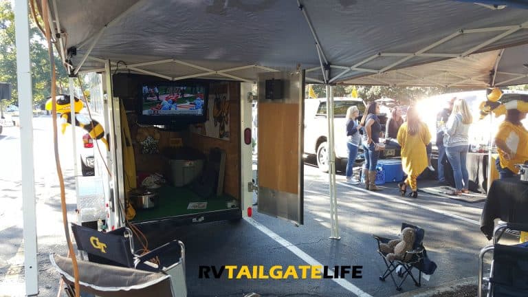 Tailgate Styles Depending on Kickoff Time